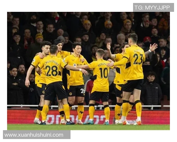 利兹联与狼队的精彩对决结果揭晓引发球迷热议