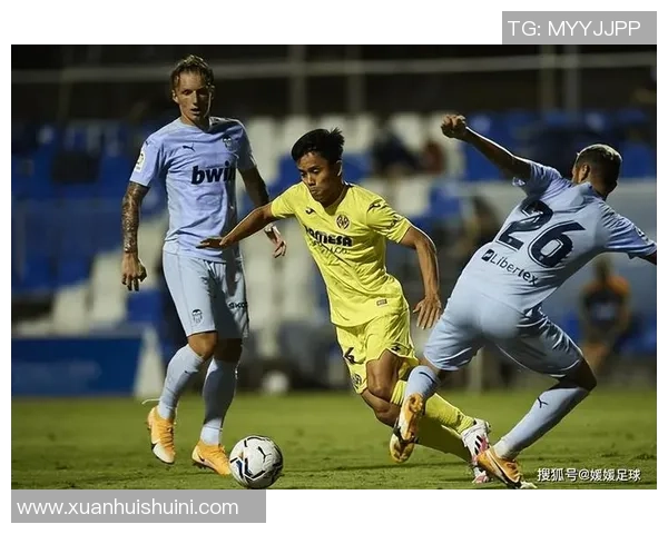 前进鹰与奈梅亨的激烈对决展现足球魅力与团队精神的巅峰对抗