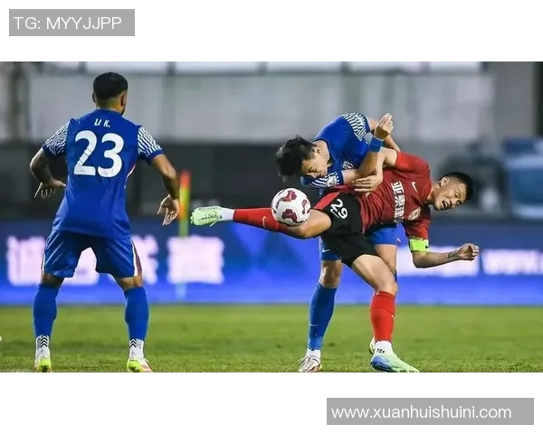 昆山足球俱乐部迎战长春亚泰全力争胜展现球队实力与拼搏精神